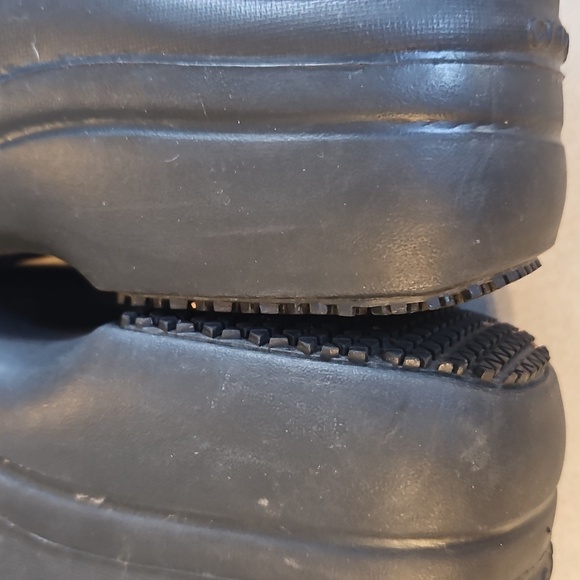 Crocs Black Nursing Clogs - Picture 7 of 10